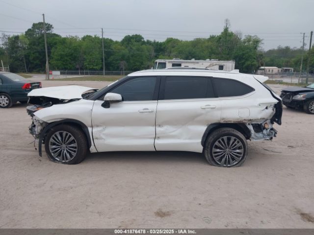 5TDFZRAH8MS078635 Toyota Highlander Platinum