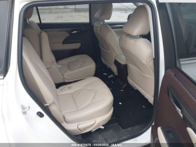 5TDFZRAH8MS078635 Toyota Highlander Platinum