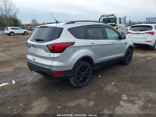 Ford ESCAPE SE 2019 1FMCU9GD7KUB29309 Image 4