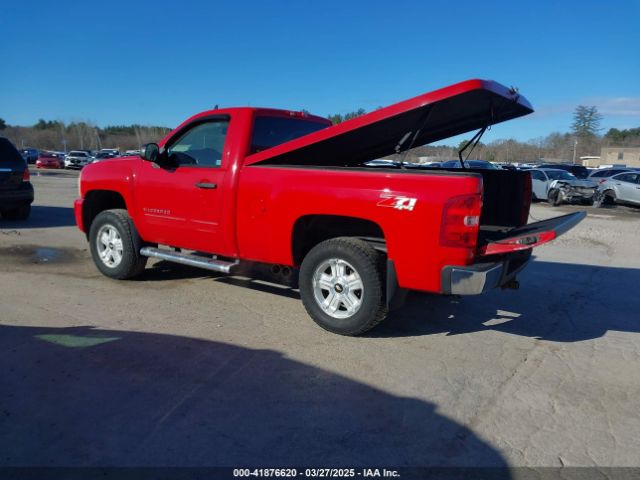 2011 CHEVROLET SILVERADO 1500 1GCNKSE09BZ429415 Photo 2