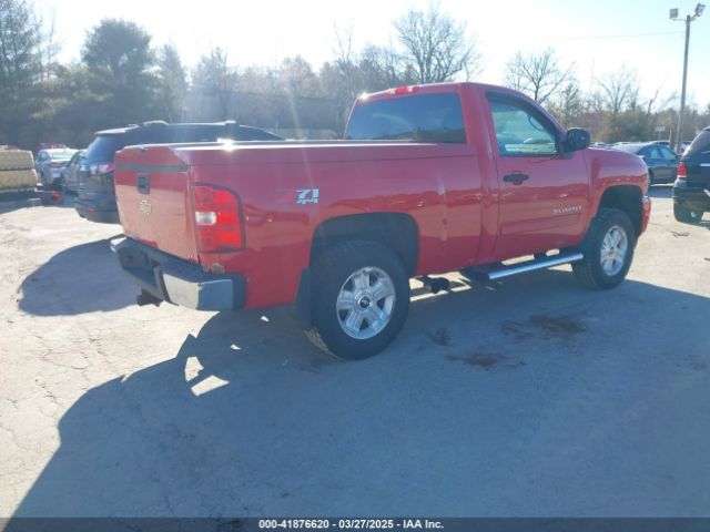 2011 CHEVROLET SILVERADO 1500 1GCNKSE09BZ429415 Photo 3