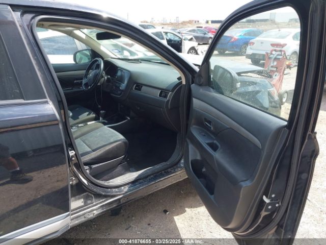 JA4AZ3A31HZ021509 Mitsubishi Outlander Se