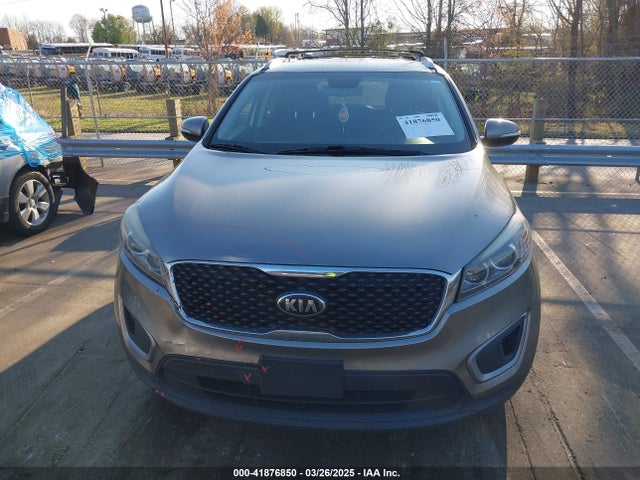 5XYPG4A58GG077375 KIA Sorento 3.3l Lx
