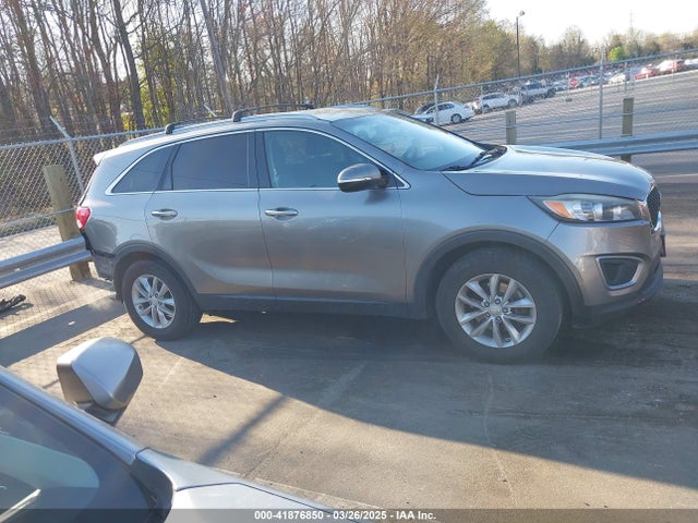 5XYPG4A58GG077375 KIA Sorento 3.3l Lx