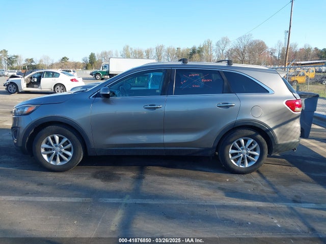 5XYPG4A58GG077375 KIA Sorento 3.3l Lx