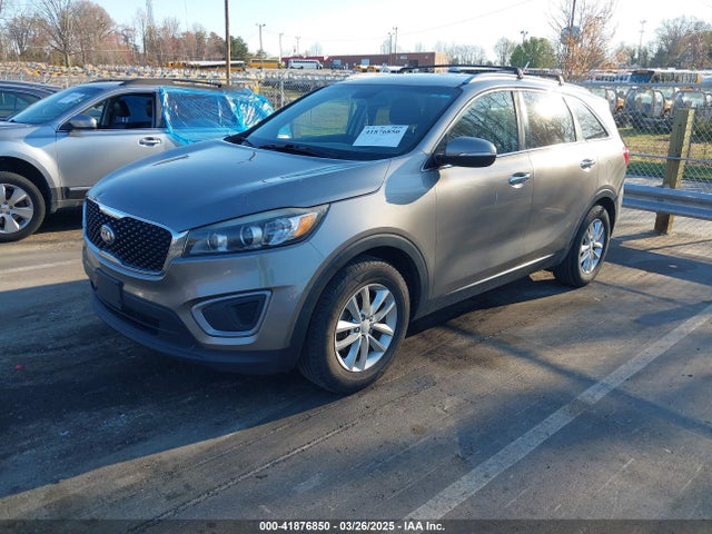 5XYPG4A58GG077375 KIA Sorento 3.3l Lx