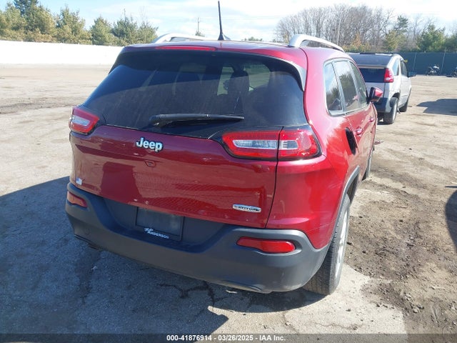 1C4PJLCB3GW369825 Jeep Cherokee Latitude