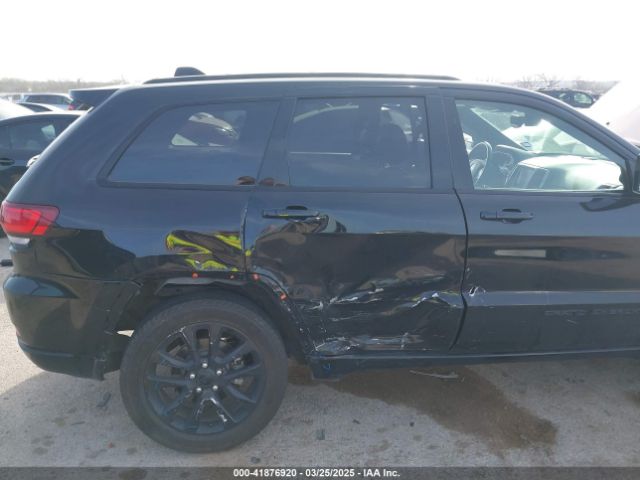 1C4RJEAG4JC311699 Jeep Grand Cherokee Altitude 4x2