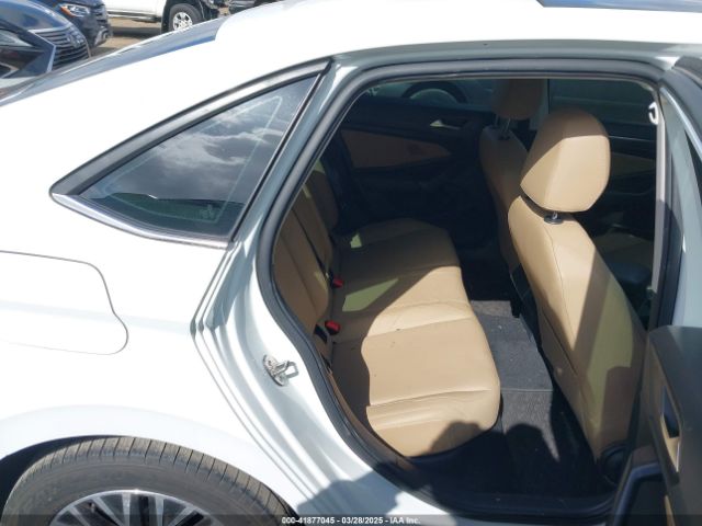 3VWE57BU2KM047544 Volkswagen Jetta 1.4t Sel