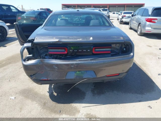 2C3CDZAT2FH823343 Dodge Challenger R/t