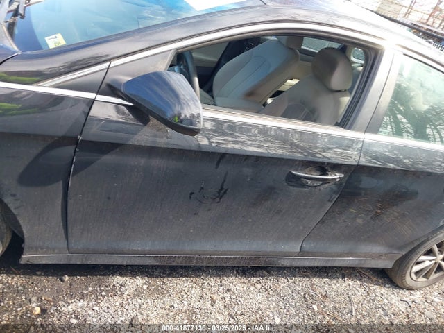 5NPE24AF0JH713253 Hyundai SONATA SE