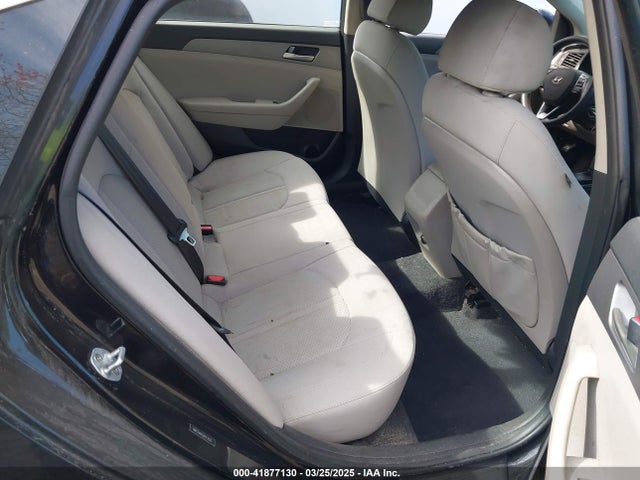 5NPE24AF0JH713253 Hyundai SONATA SE