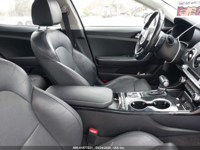 KNAE25LA5J6015316 KIA Stinger Premium