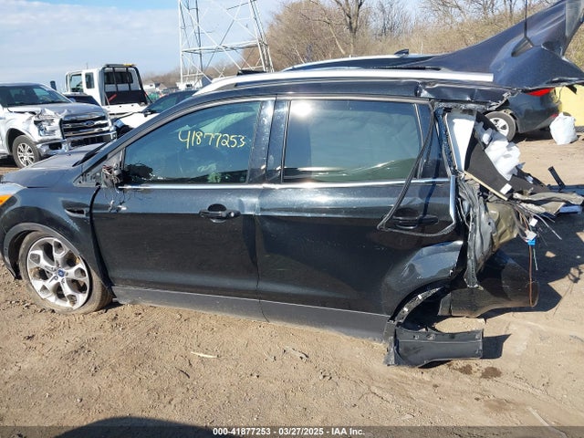 1FMCU0JXXEUD23447 Ford Escape Titanium