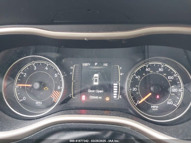 1C4PJLCB0FW506203 Jeep Cherokee Latitude