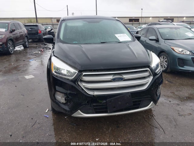1FMCU0GD4HUE93661 Ford ESCAPE SE