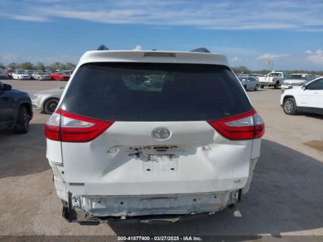 5TDKZ3DCXHS870397 Toyota Sienna Le 8 Passenger