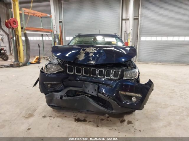 3C4NJDBB1JT399045 Jeep Compass Latitude 4x4