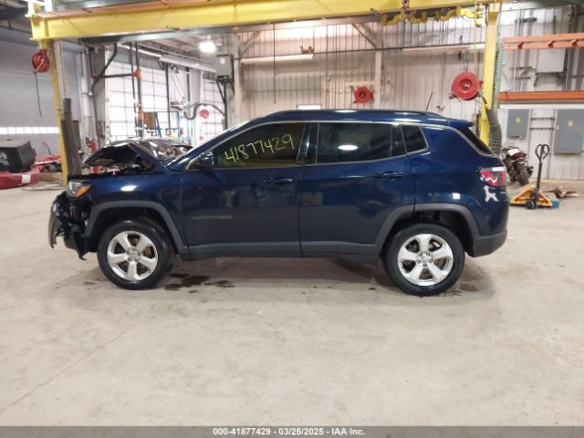 3C4NJDBB1JT399045 Jeep Compass Latitude 4x4