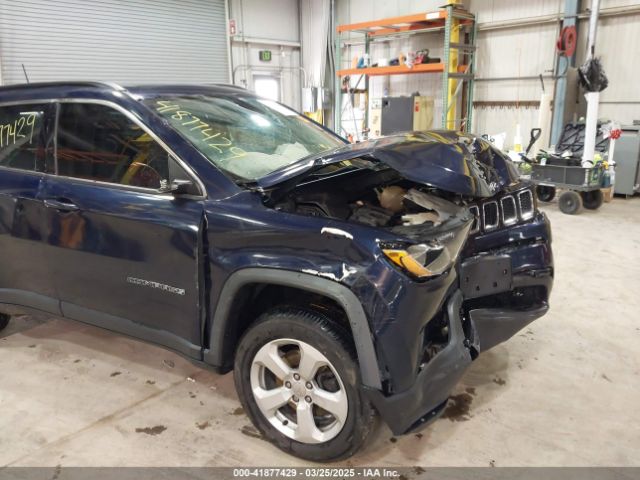 3C4NJDBB1JT399045 Jeep Compass Latitude 4x4