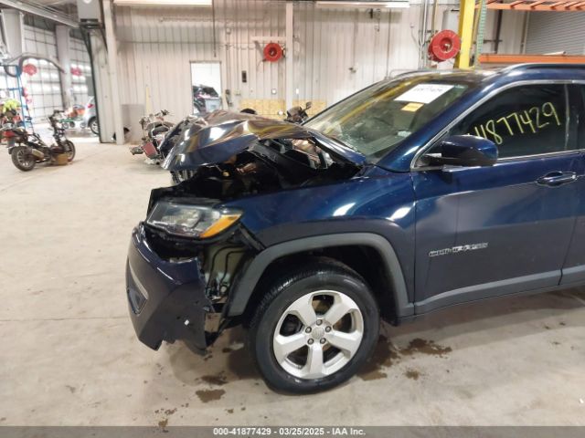 3C4NJDBB1JT399045 Jeep Compass Latitude 4x4