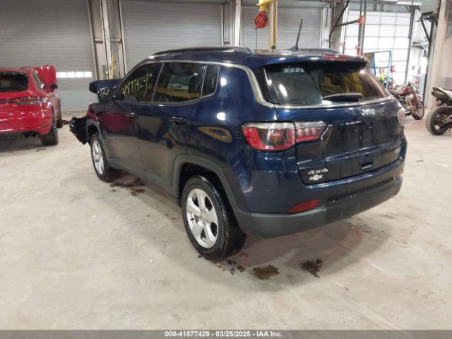 3C4NJDBB1JT399045 Jeep Compass Latitude 4x4