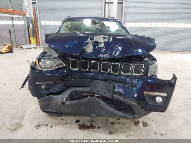 3C4NJDBB1JT399045 Jeep Compass Latitude 4x4