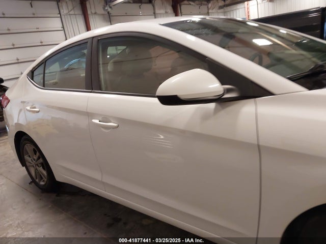 5NPD84LF4JH369157 Hyundai ELANTRA SEL