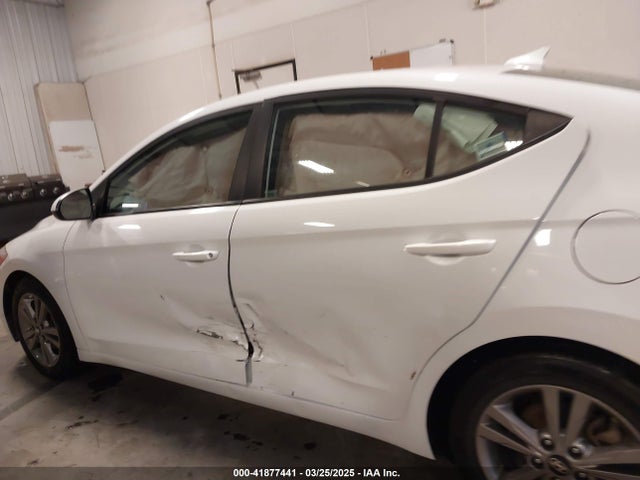 5NPD84LF4JH369157 Hyundai ELANTRA SEL