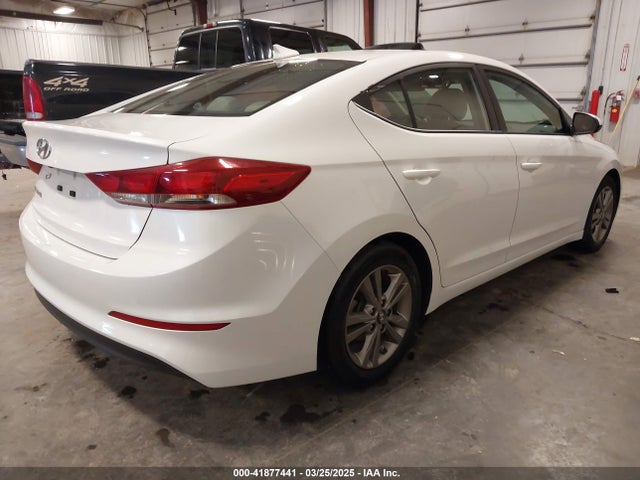 5NPD84LF4JH369157 Hyundai ELANTRA SEL