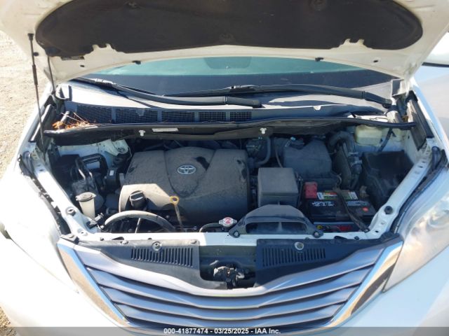 5TDYZ3DC2HS806686 Toyota Sienna Xle 8 Passenger