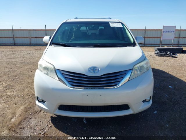 5TDYZ3DC2HS806686 Toyota Sienna Xle 8 Passenger