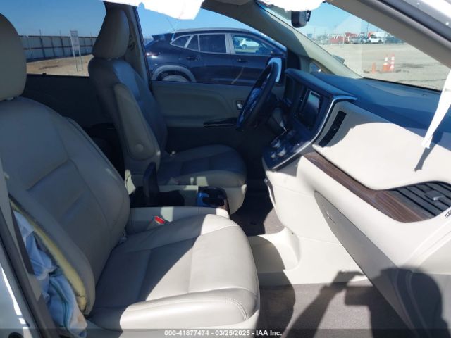 5TDYZ3DC2HS806686 Toyota Sienna Xle 8 Passenger