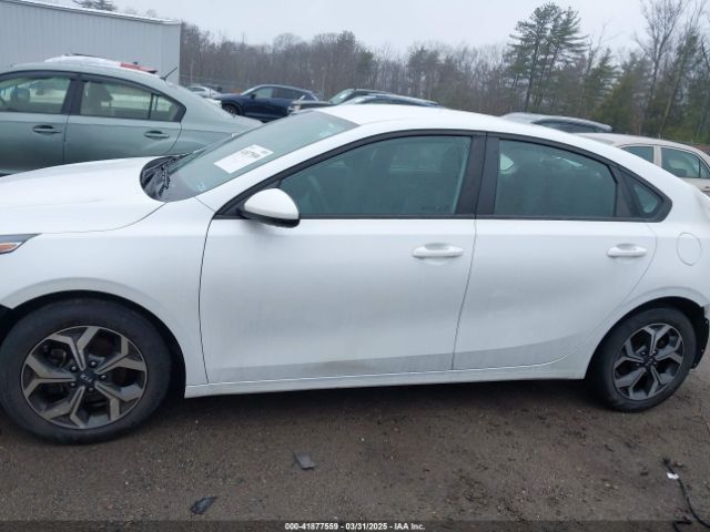 3KPF24AD1ME291909 KIA Forte Lxs