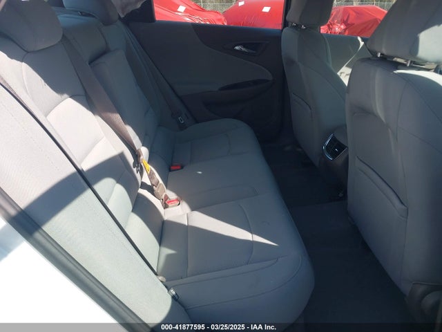 1G1ZD5ST9JF272795 Chevrolet MALIBU LT