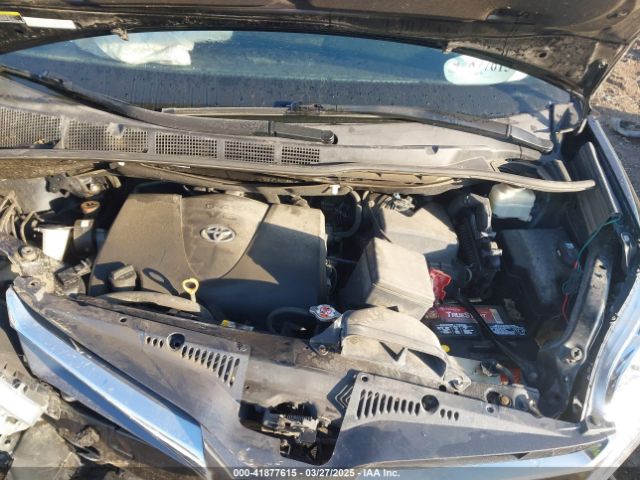 5TDDZ3DC9JS207367 Toyota Sienna Xle 7 Passenger