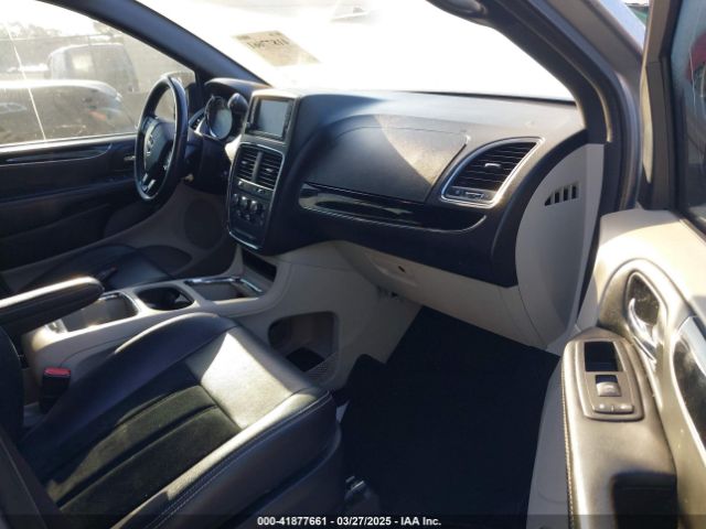 2C4RDGCG5JR267428 Dodge Grand Caravan Sxt