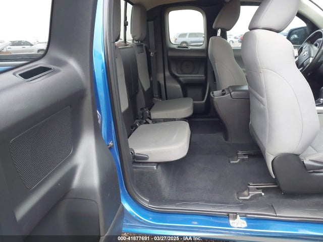 5TFRZ5CN7GX010723 Toyota Tacoma Sr5 V6