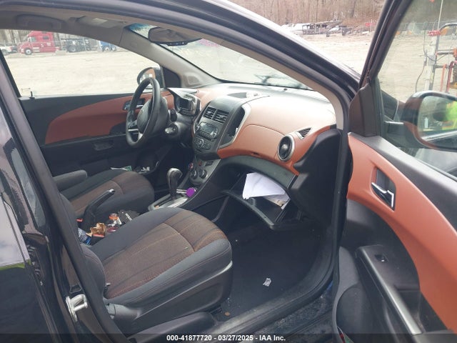 1G1JC5SH1E4193215 Chevrolet Sonic Lt Auto