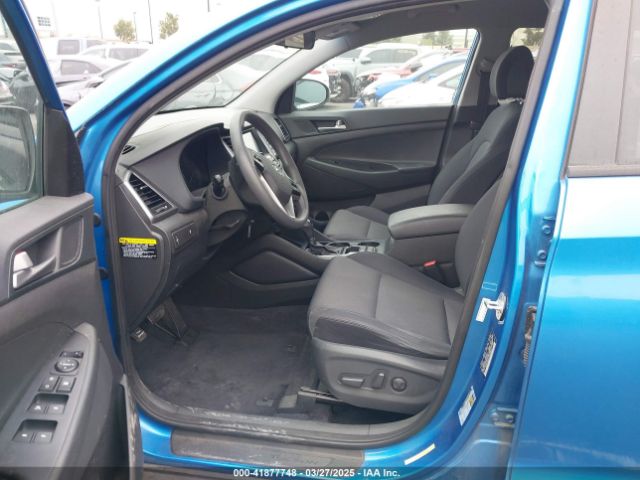 KM8J33A49JU700829 Hyundai TUCSON SEL
