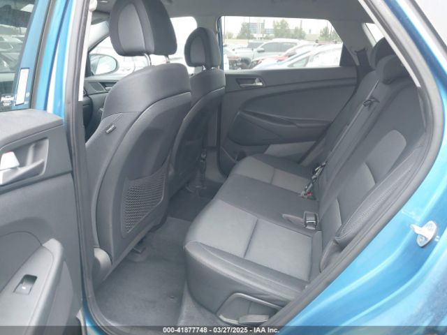 KM8J33A49JU700829 Hyundai TUCSON SEL