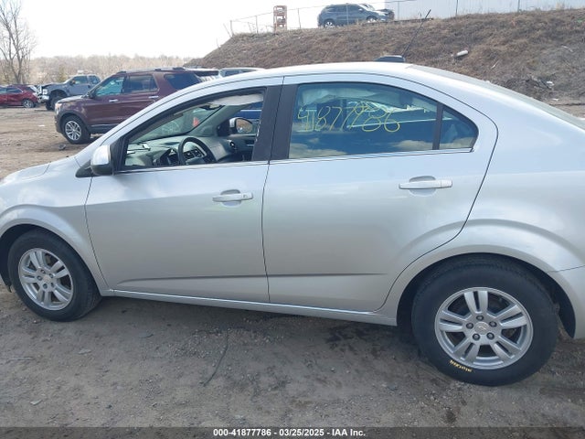 1G1JC5SH5F4212883 Chevrolet Sonic Lt Auto