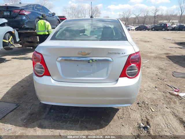 1G1JC5SH5F4212883 Chevrolet Sonic Lt Auto