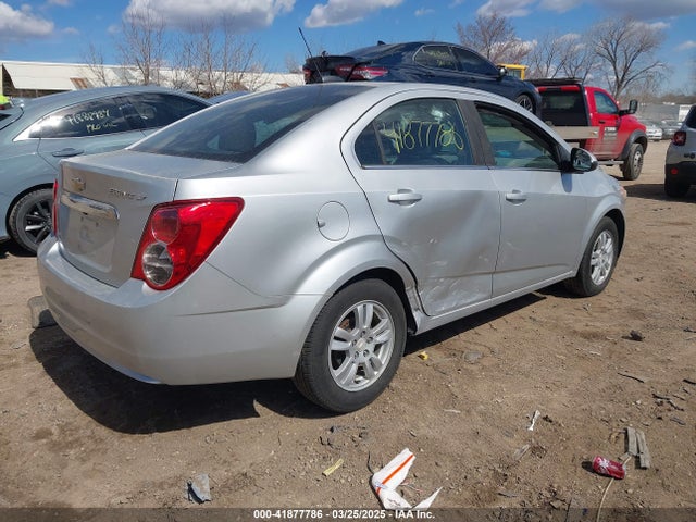 1G1JC5SH5F4212883 Chevrolet Sonic Lt Auto