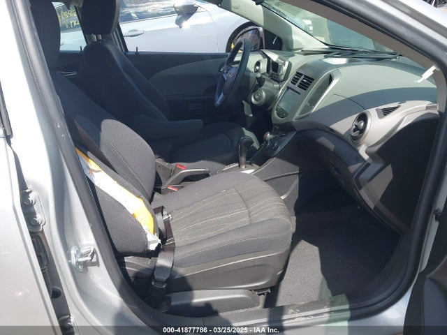1G1JC5SH5F4212883 Chevrolet Sonic Lt Auto