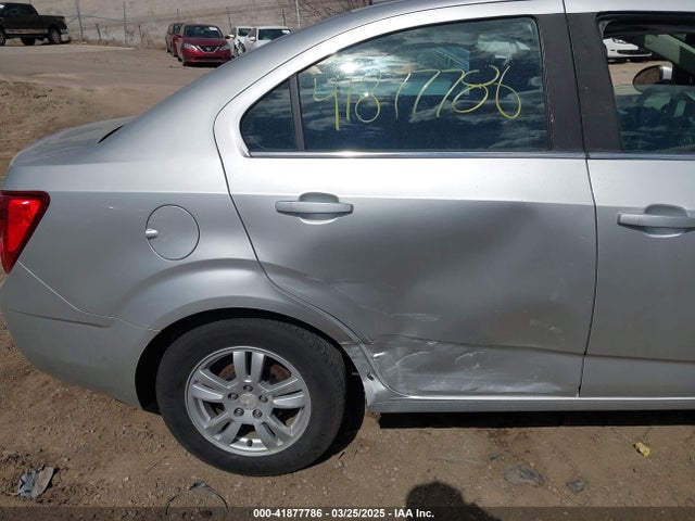 1G1JC5SH5F4212883 Chevrolet Sonic Lt Auto