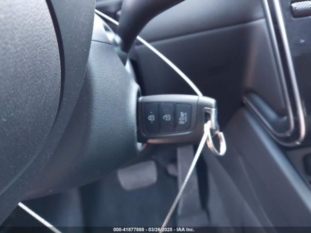 5NMJACAEXPH289427 Hyundai TUCSON SE