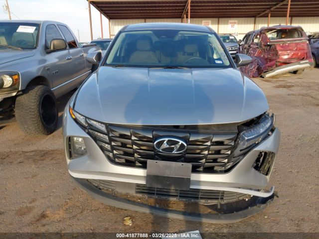 5NMJACAEXPH289427 Hyundai TUCSON SE