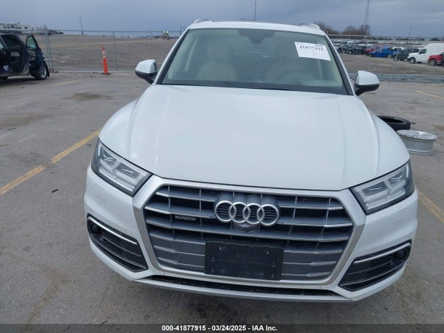 WA1CNAFY5K2057135 Audi Q5 45 Premium