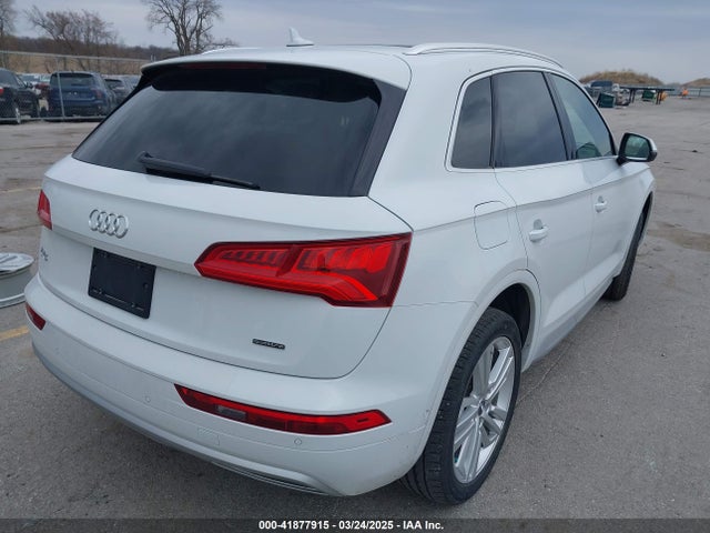WA1CNAFY5K2057135 Audi Q5 45 Premium